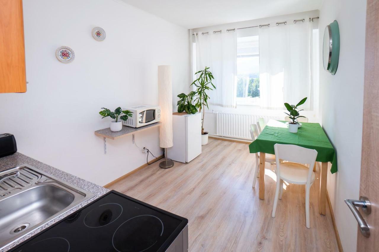 Appartement Utulny Apartman S Peknym Vyhladom Na Hory à Martin Extérieur photo